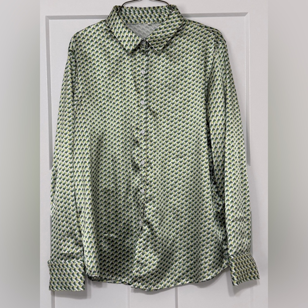 920: SHEIN Green Patterned Women’s Shirt - Large